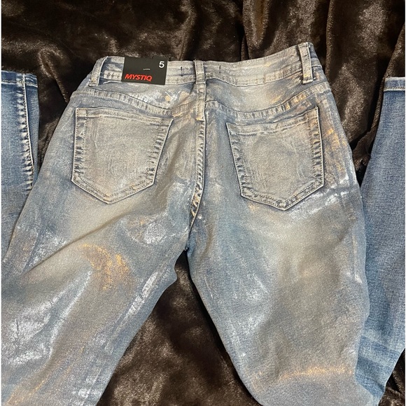 Shining blue with silver tone - Picture 1 of 2